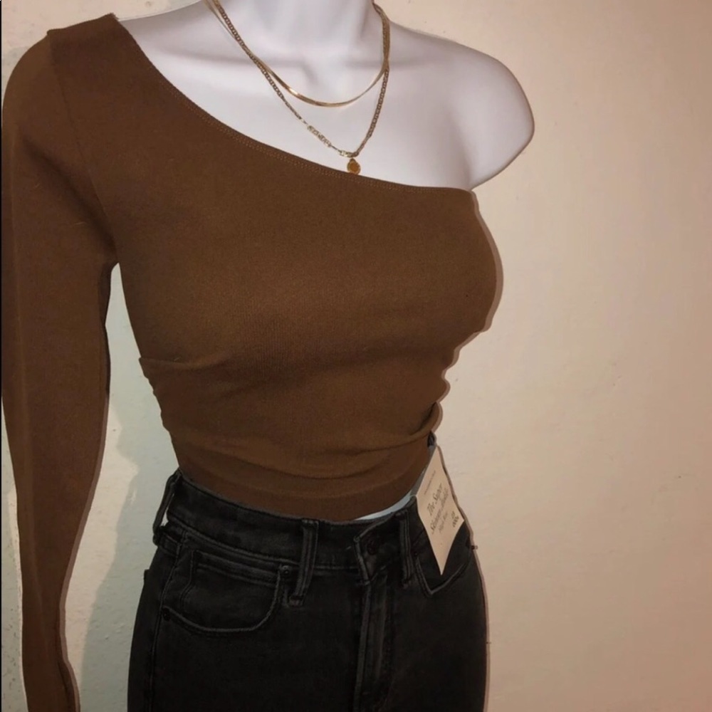 Brown top​